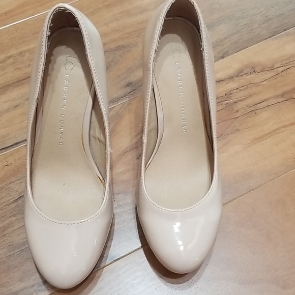 Shoes - Picture 2 of 3